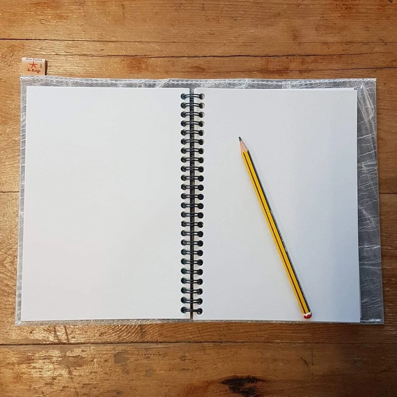 Housse de carnet sur mesure Dimensions PINCKY (P/H/D) 16/22,7/2 cm