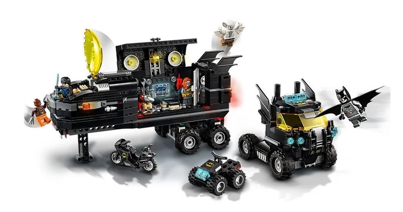 Lego DC Super Heroes Batman Mobile Bat Base / La Base Mobile de Batman - 76160