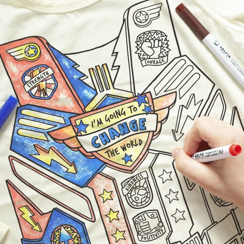 Tee Shirt manches longues à colorier aux couleurs de Super-héro