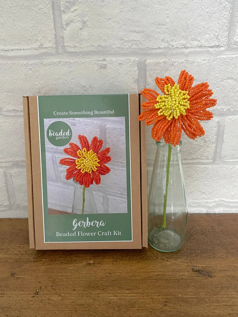 Kit de création de fleurs perlées - Gerbera (orange). Un cadeau créatif.