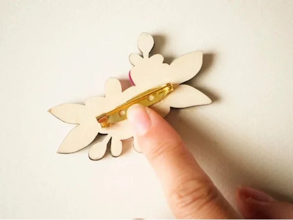 Kit DIY Mes Broches Fleuries en Acrylique – Créez 2 Broches Colorées