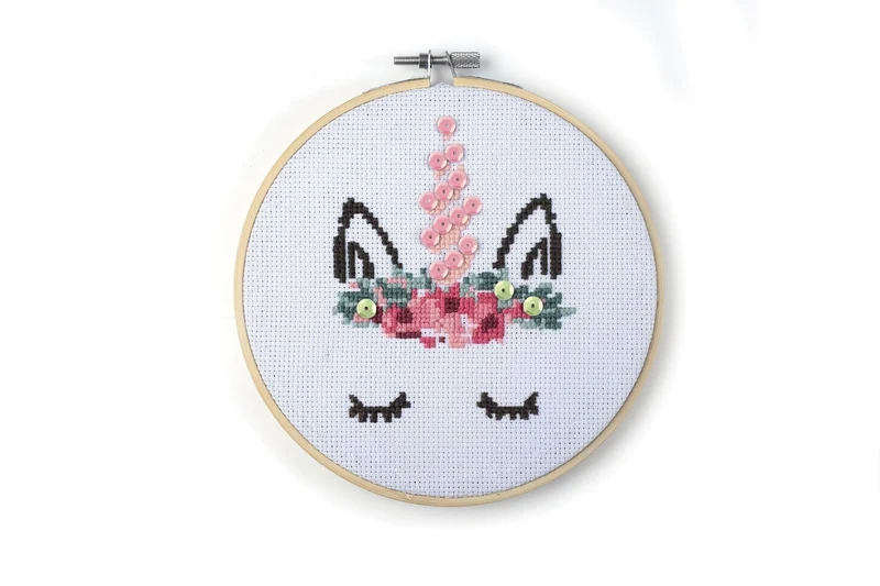 Kit tambour à broder licorne en bois Graine Créative – Kit broderie DIY enfant