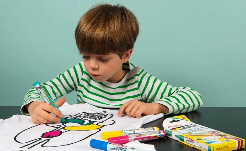 Colorie tes organes sur un tee-shirt - taille 8 ans