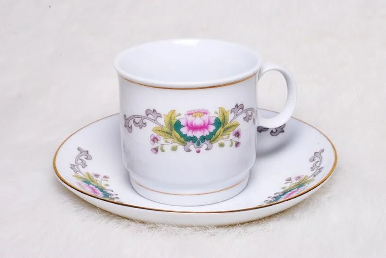Vintage Collectible Liling China Porcelain Demitasse Floral Teacup & Saucer Set - Rétro Ensemble tasse et soucoupe florale de collection