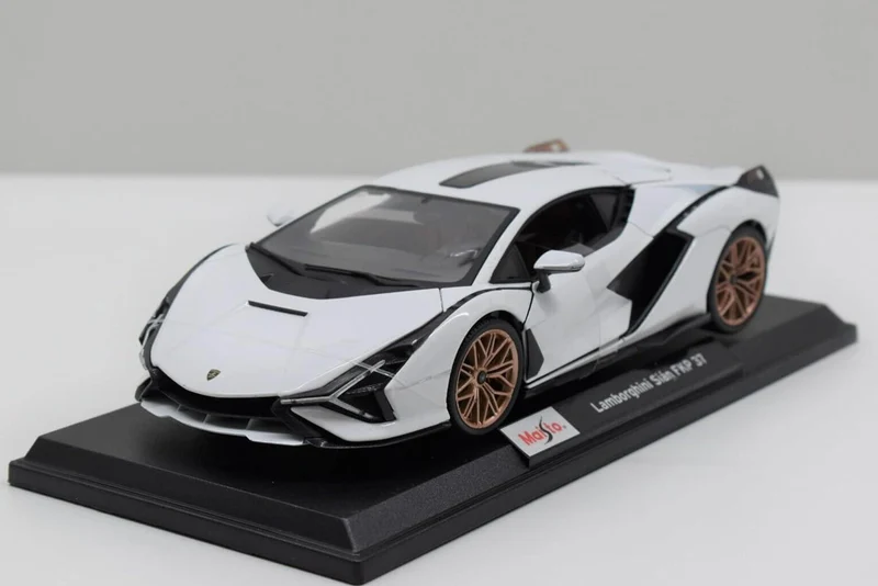 Maisto Lamborghini Sian FKP 37 Model Car - Modèle de Voiture (White/Blanc)