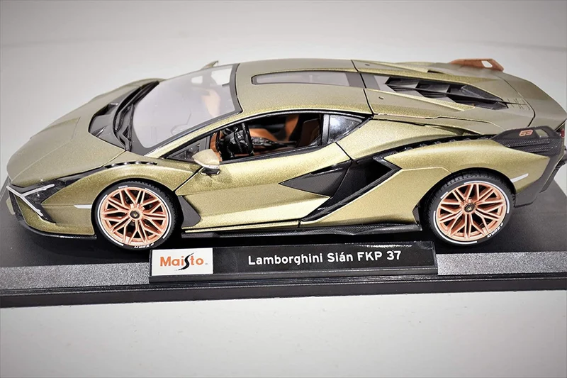 Maisto Lamborghini Sian FKP 37 Model Car - Modèle de Voiture (Metallic Gold/Or Métallique)