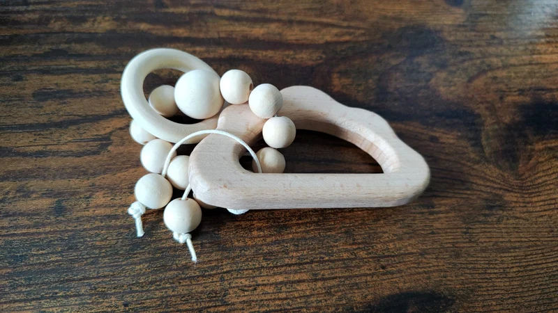 Lot de 4 hochets Montessori pour bébés