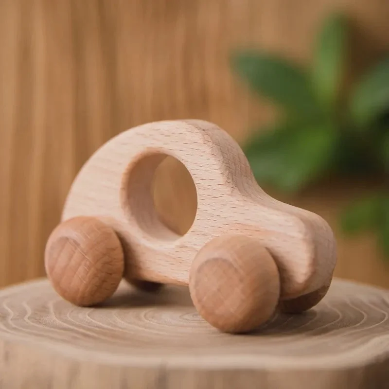 Voiture en bois pour bébé