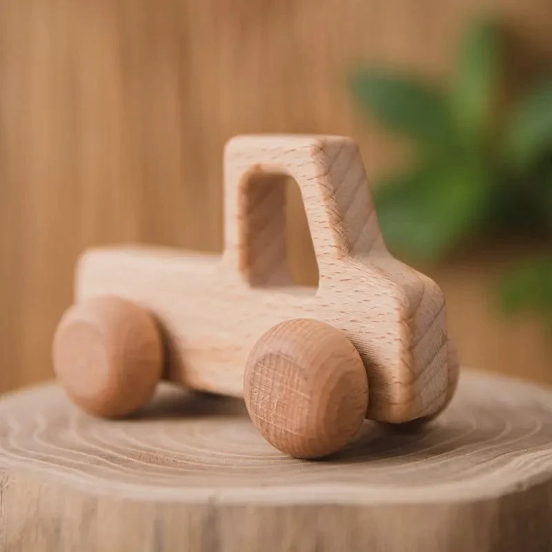 Voiture en bois pour bébé