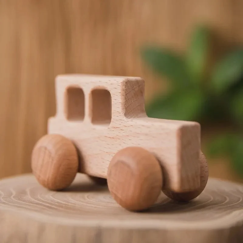 Voiture en bois pour bébé