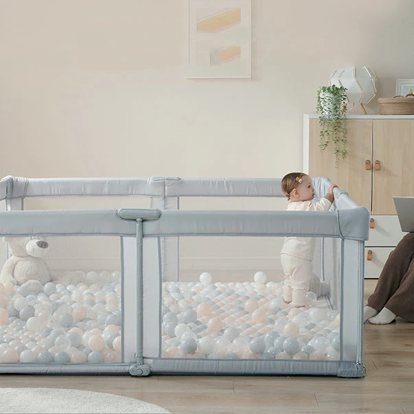 Parc pour bébé portable à installation instantanée et jardin de jeu