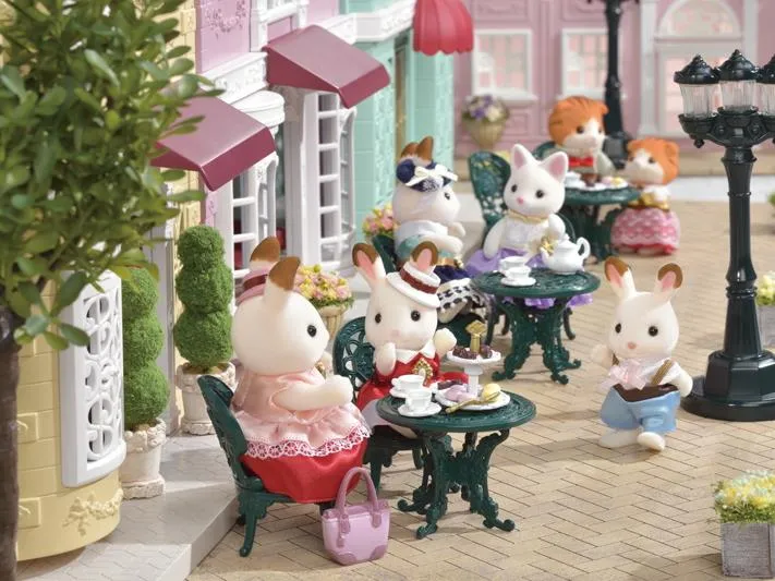 Calico Critters Tea And Treats Figurine Set / Ensemble de figurines Thé et friandises