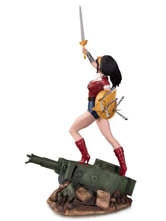 DC Bombshells Wonder Woman Figurine (Montreal, In-Store or Pickup ONLY) / (Montréal, en magasin ou ramassage SEULEMENT)