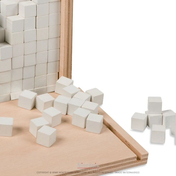 Boite des volumes de 1000 cubes