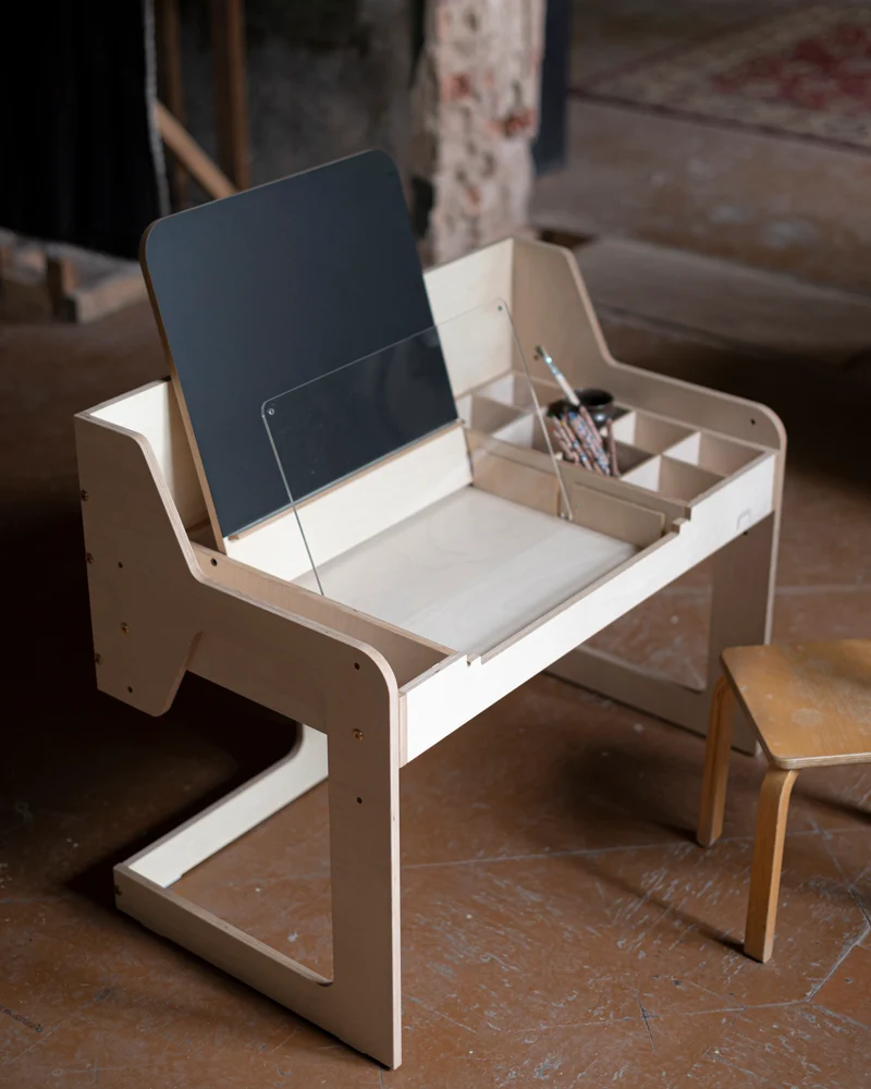 Bureau évolutif et chaise Montessori