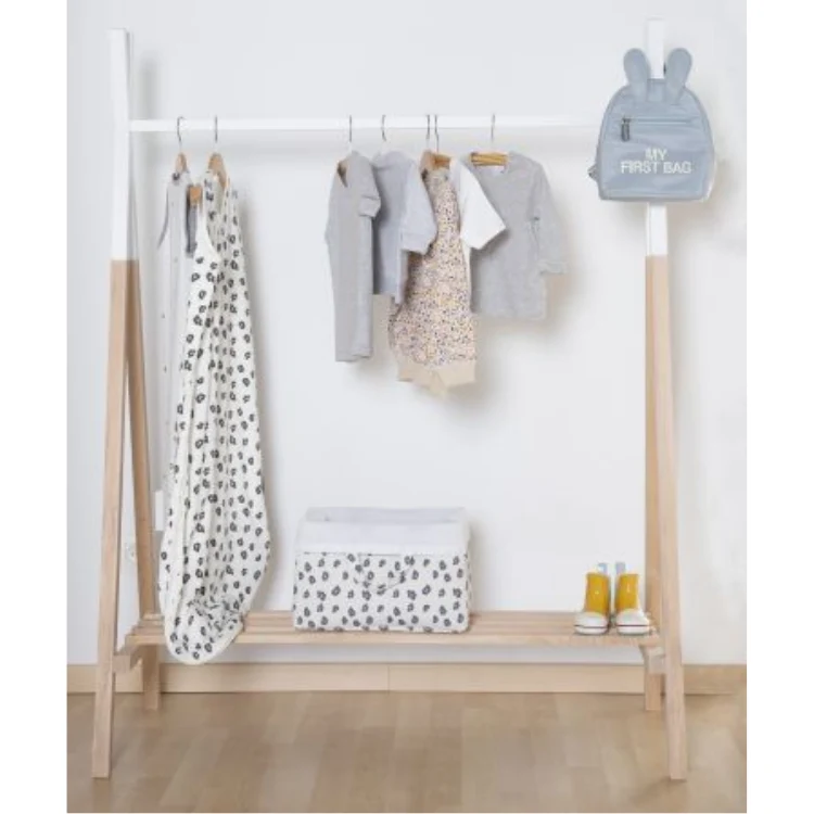Dressing Montessori