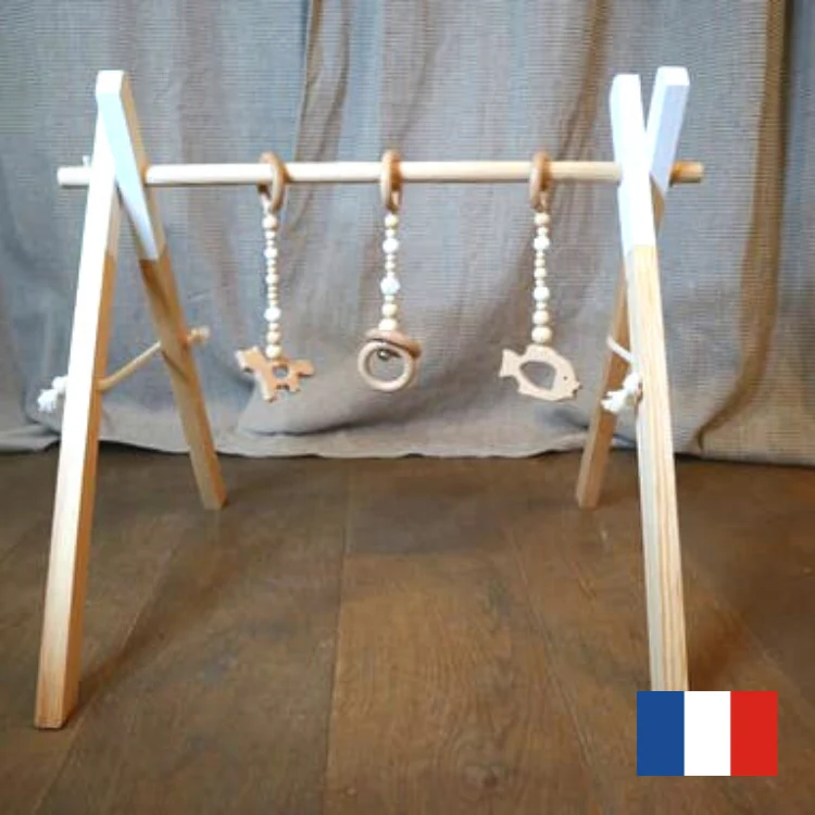 Arche d'éveil en bois avec 3 jouets suspendus - Made in France