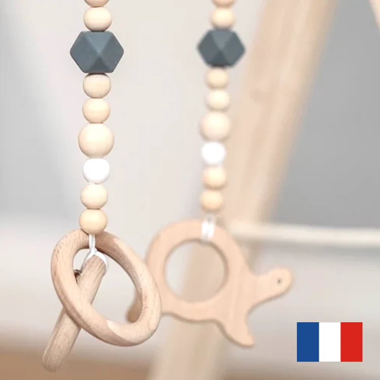 Arche d'éveil en bois avec 3 jouets suspendus - Made in France