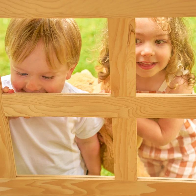 Cabane enfant avec plancher et véranda - bois FSC® - BOUTON D'OR