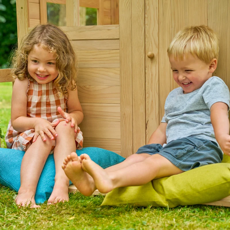 Cabane enfant avec plancher et véranda - bois FSC® - BOUTON D'OR