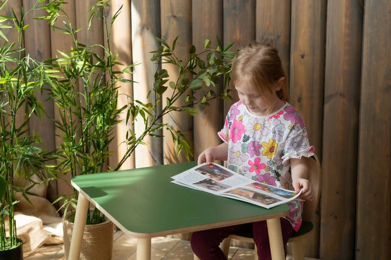 Montessori Kinder Tisch & Stuhl Set aus Holz – Bunny Design