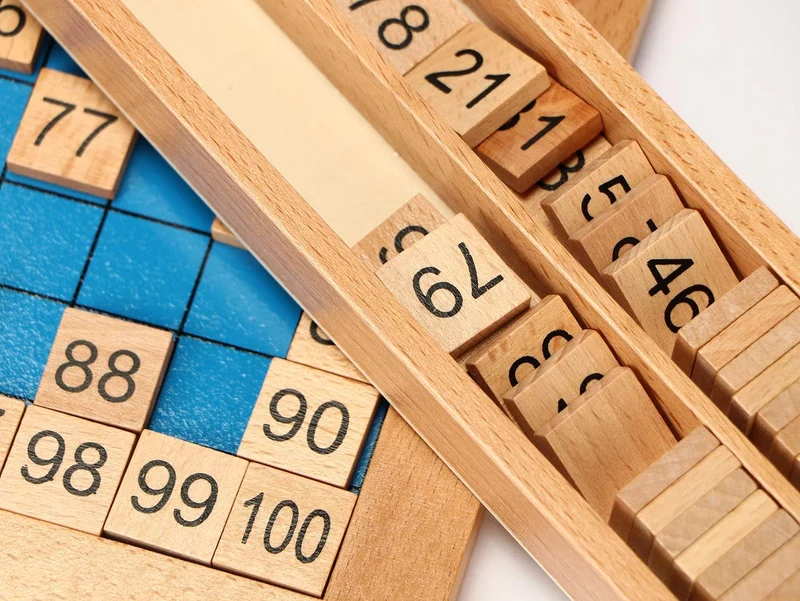 Montessori Zahlenbrett 1–100 aus Holz – Lernspiel für Zahlenverständnis & Logik