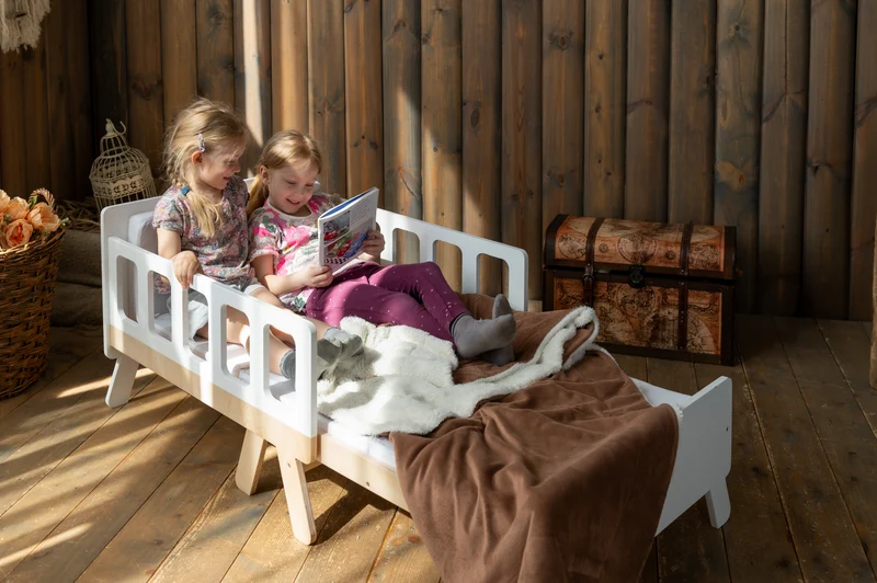 Mitwachsendes Montessori Kinderbett – 2-in-1 Bett & Sofa inkl. Matratze