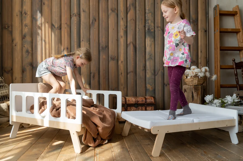 Mitwachsendes Montessori Kinderbett – 2-in-1 Bett & Sofa inkl. Matratze