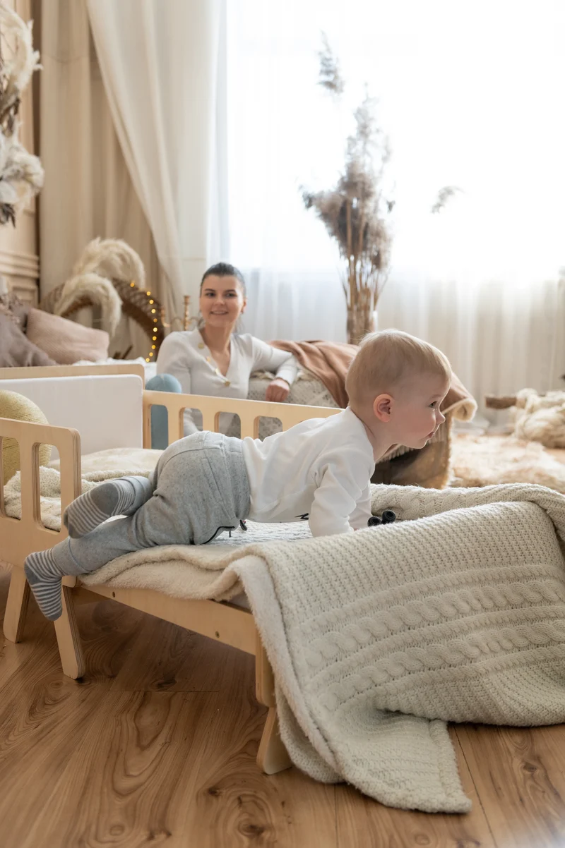 Mitwachsendes Montessori Kinderbett – 2-in-1 Bett & Sofa inkl. Matratze