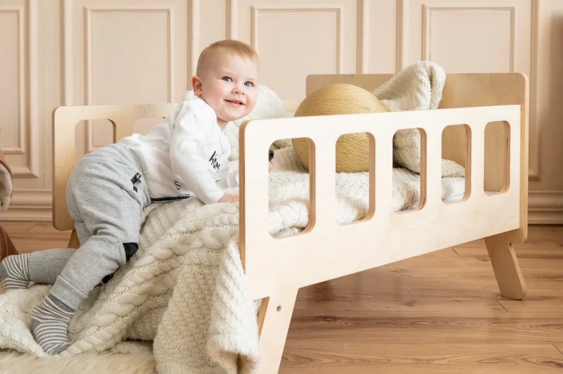 Mitwachsendes Montessori Kinderbett – 2-in-1 Bett & Sofa inkl. Matratze