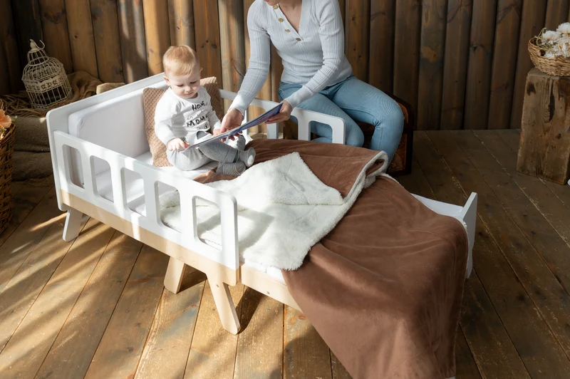 Mitwachsendes Montessori Kinderbett – 2-in-1 Bett & Sofa inkl. Matratze