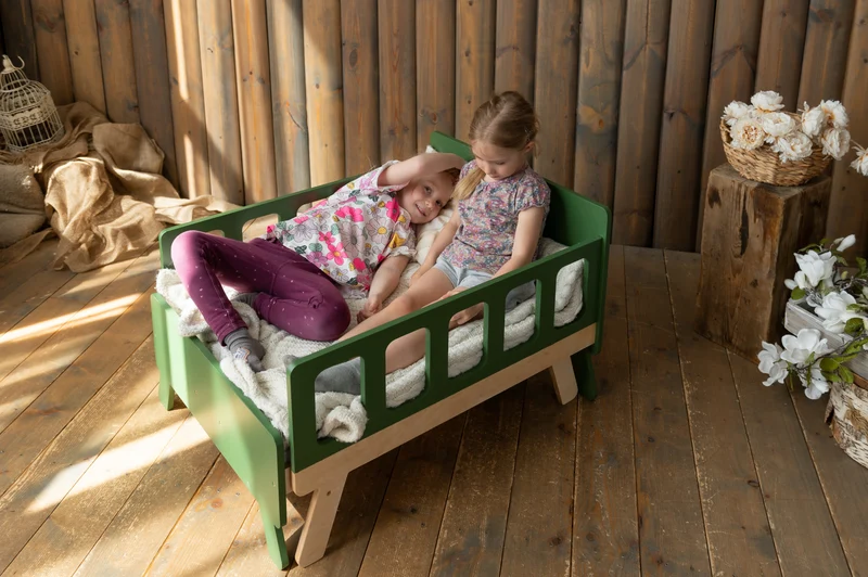 Mitwachsendes Montessori Kinderbett – 2-in-1 Bett & Sofa inkl. Matratze
