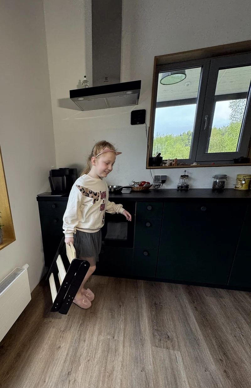 Klappbarer Tritthocker für Kinder – Platzsparend & Stabil aus Holz
