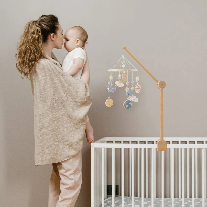 Mobile-Halter fürs Babybett – höhenverstellbar durch Drehung, stabil & leise