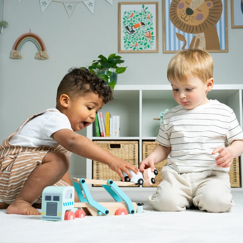 Camion porte voiture en bois FSC pour enfant dès 3 ans