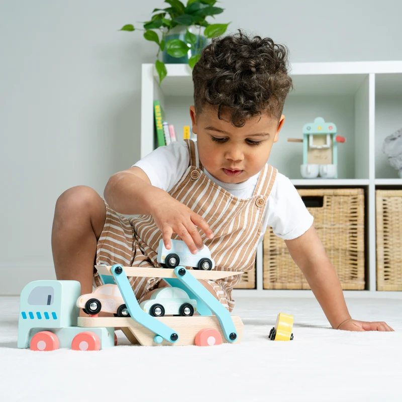 Camion porte voiture en bois FSC pour enfant dès 3 ans