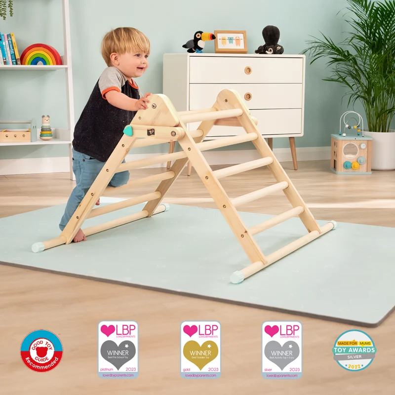 Triangle d’escalade pliable et tableau créatif en bois FSC® pour enfant dès 1 an