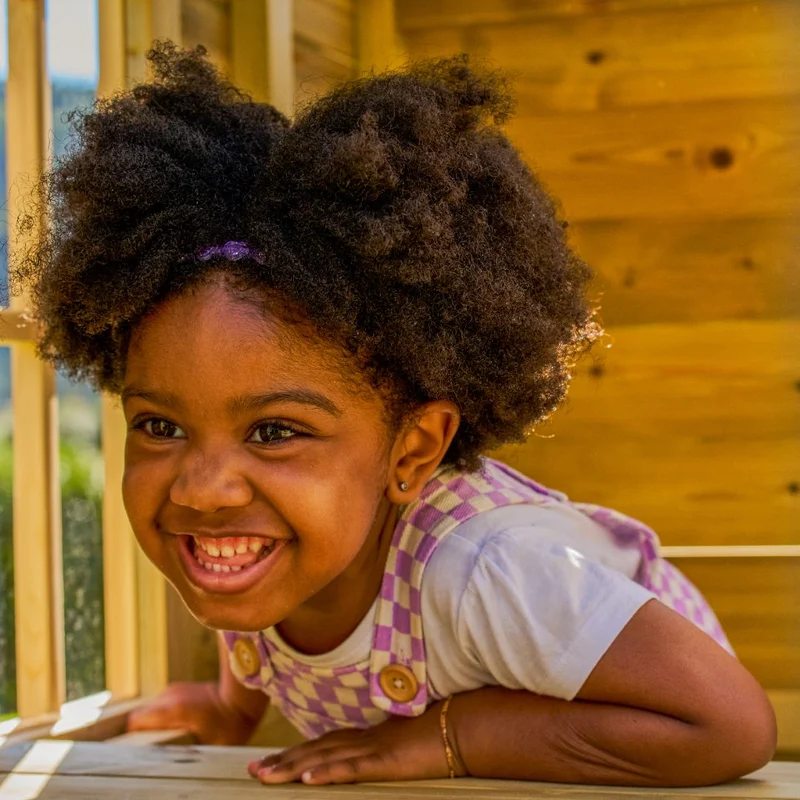 Cabane enfant avec étage et toboggan vert pomme - bois FSC® - LOFT