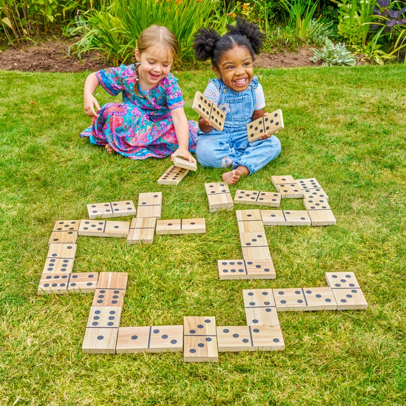 Jeu dominos géant en bois FSC® dès 3 ans