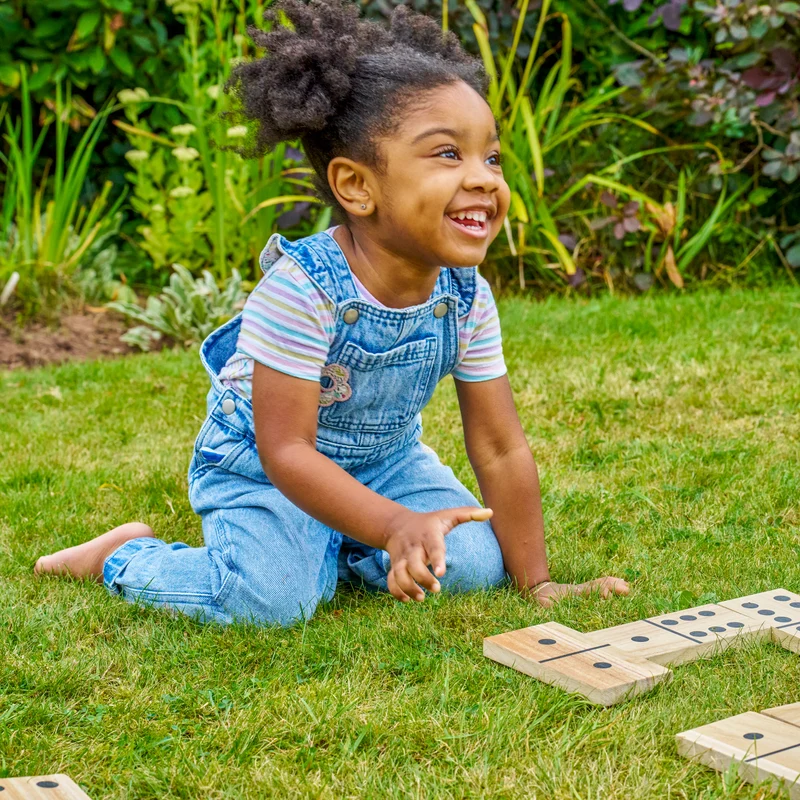 Jeu dominos géant en bois FSC® dès 3 ans