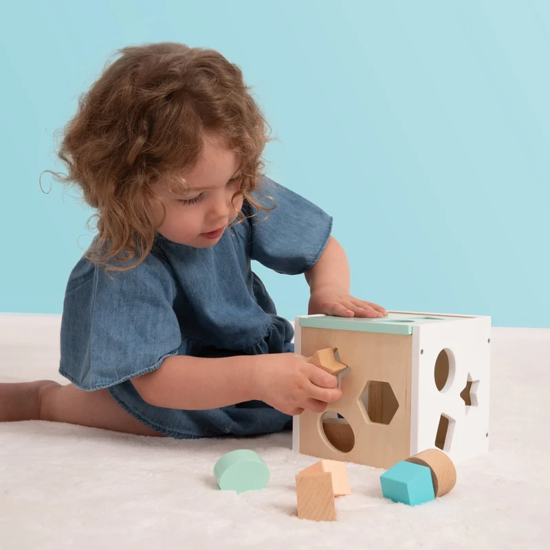 Cube d'activités en bois FSC® pour enfant dès 1 an