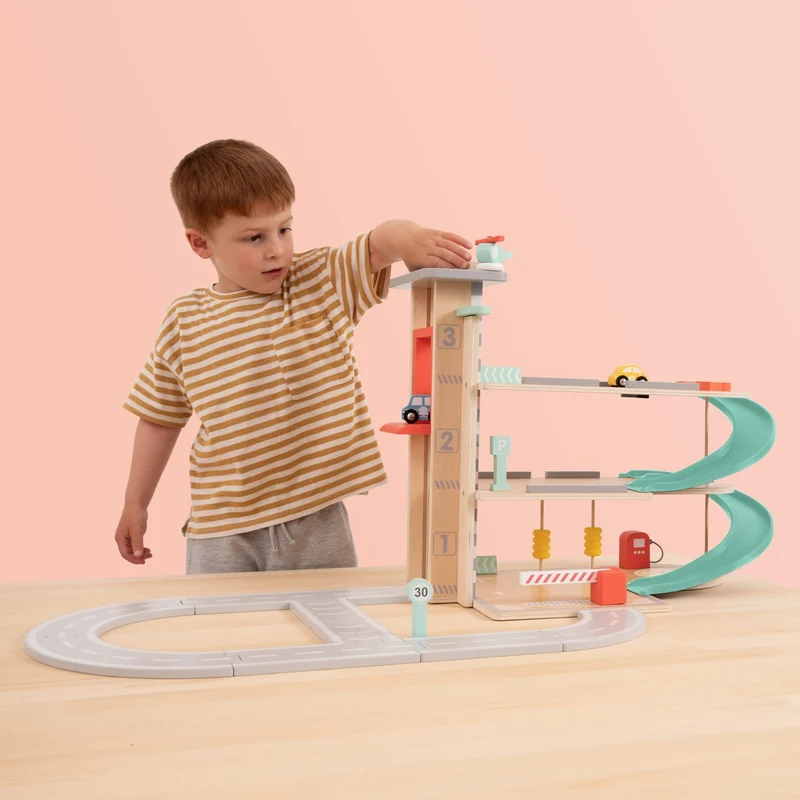 Garage à trois étages en bois FSC® pour enfant dès 3 ans