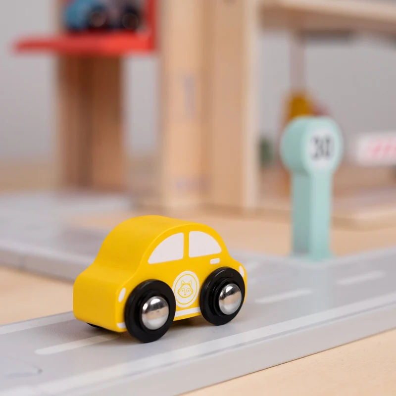 Garage à trois étages en bois FSC® pour enfant dès 3 ans
