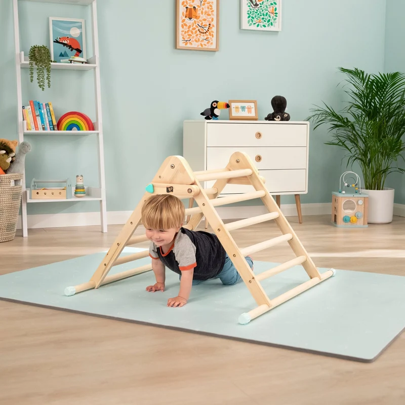 Triangle d'escalade pliable Montessori en bois FSC® pour enfant dès 1 an