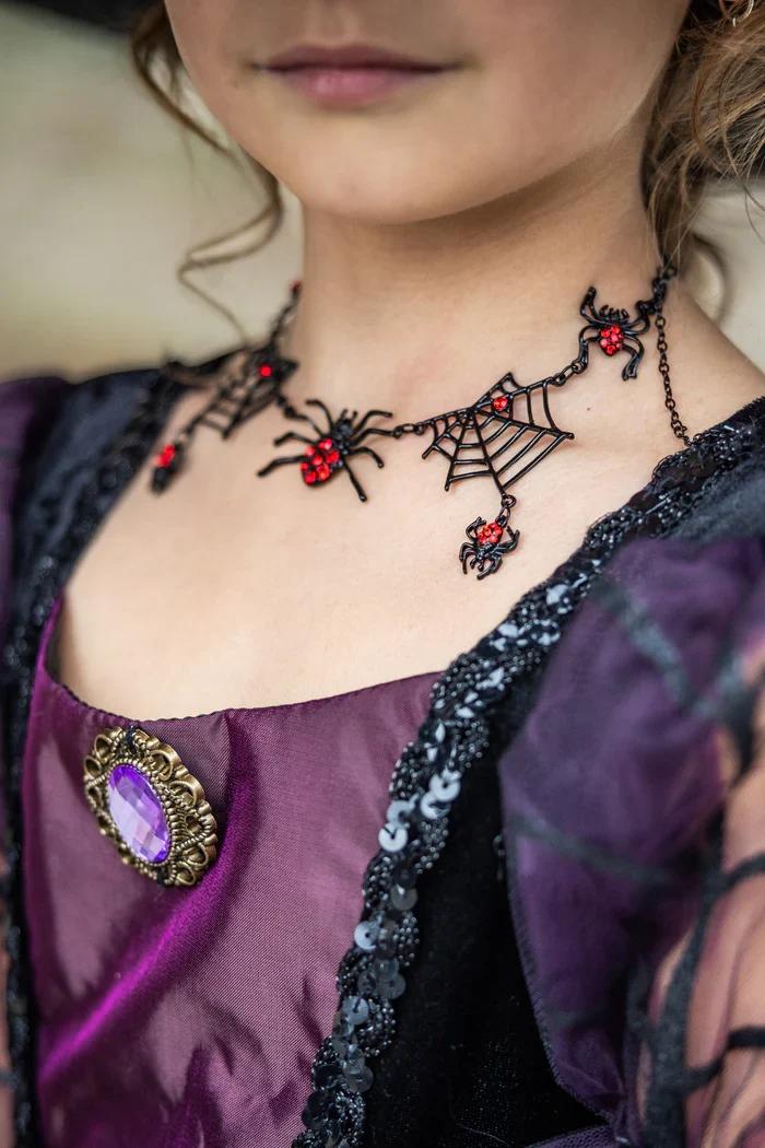 Great pretenders - collier d'araignées - halloween