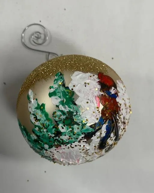Ornament by Katerina Mertikas - 2 Children Playing Hockey (Gold Ornament) / Ornement doré par Katerina Mertikas - 2 enfants jouant au hockey