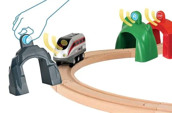 Brio Smart Engine Set With Action Tunnels/Ensemble de moteur intelligent avec tunnels d'action - 33873
