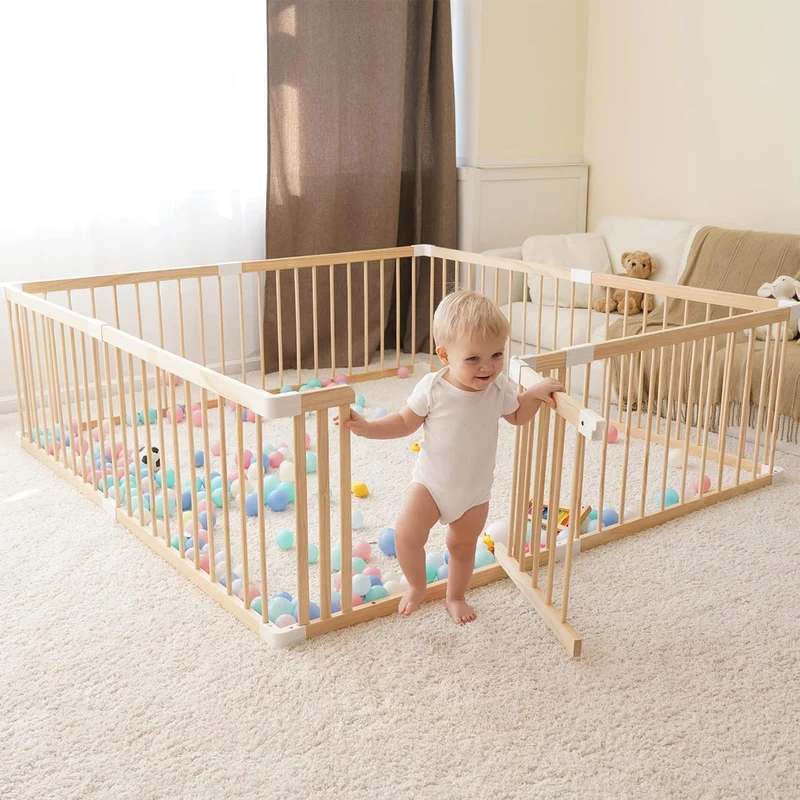 Parc pour bébé en bois naturel avec panneaux pliables