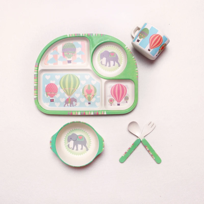 Coffret Repas Bébé Motif Nuage – Assiette, Bol, Tasse & Couverts pour Enfant