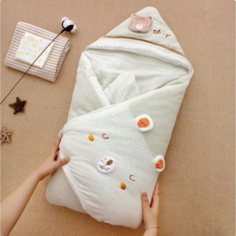 Couverture d’Emmaillotage à Capuche pour Bébé – Nid d’Ange Doux pour Nouveau-Né